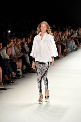 Cheyenne Ochsenknecht auf dem Laufsteg bei der Riani Modenschau im Rahmen der Mercedes-Benz Fashion Week Frühjahr Sommer 2017 am 28.06.2016 in Berlin MBFW Fashionweek in Berlin 2016- Riani Fashion Show 