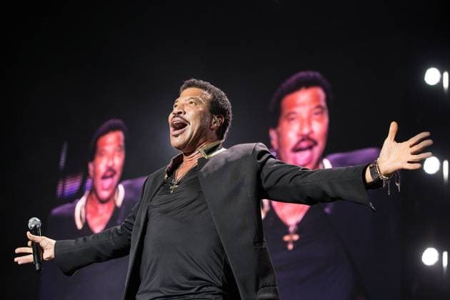 Bilder des Tages Lionel Richie Konzert in Manchester June 28, 2016 - Manchester, Greater Manchester, UK - Manchester , UK . LIONEL RICHIE performs live on stage at the Manchester Arena Manchester UK  - ZUMAl94_