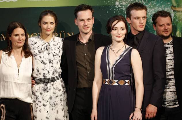 Katharina Schöde, Laura Berlin, Florian Bartholomäi, Maria Ehrich, Jannis Niewöhner und Felix Fuchssteiner bei der Premiere des Kinofilms Smaragdgrün im Cinedom. Köln, 28.06.2016 Foto:xC.xHardtx xFuturexImage