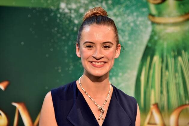 Die Schauspielerin Emily Marie Seidel posiert am 28.06.2016 in Köln bei der Premiere des Films Smaragdgrün - Der Film kommt am 07.07.2016 in die deutschen Kinos.