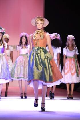 Kim Hnizdo bei der Sportalm Fashion Show auf der Mercedes-Benz Fashion Week Berlin Spring Summer 2017. Berlin, 29.06.2016 Foto:xS.xGabschx xFuturexImage
