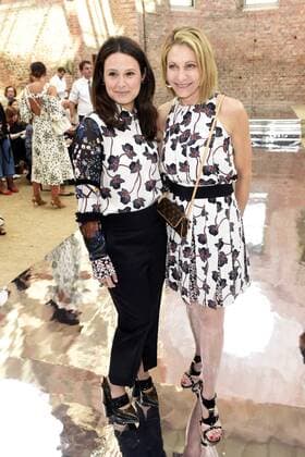 Katie Lowes und Kimberly Marteau Emerson bei der Dorothee Schumacher Fashion Show auf der Mercedes-Benz Fashion Week Berlin Spring Summer 2017. Berlin, 29.06.2016 Foto:xFredericx xFuturexImage