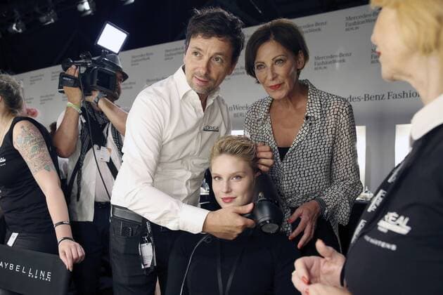 Kim Hnizdo und Eva Lutz backstage bei der Minx by Eva Lutz Fashion Show auf der Mercedes-Benz Fashion Week Berlin Spring Summer 2017. Berlin, 29.06.2016 Foto:xS.xGabschx xFuturexImage