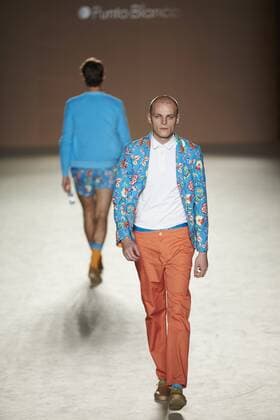 Two models present creations from the Spring-Summer 2017 collection by label Punto Blanco during the 080 Barcelona Fashion, in Barcelona, Spain, 29 June 2016. The fashion event runs from 27 June to 01 July. Punto Blanco - Runway - 080 Barcelona Fashion S S 2017 !ACHTUNG: NUR REDAKTIONELLE NUTZUNG!  20160629-636028264119229606
