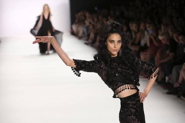 Model bei der Guido Maria Kretschmer Fashion Show auf der Mercedes-Benz Fashion Week Berlin Spring Summer 2017. Berlin, 29.06.2016 Foto:xS.xGabschx xFuturexImage