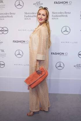 Elna-Margret Prinzessin zu Bentheim und Steinfurt - Ankunft zur Minx by Eva Lutz Fashion-Show im Rahmen der Mercedes-Benz Fashion Week Berlin Spring Summer 2017 im Erika-Hess-Eisstadion in Berlin am 29.06.2016. Mercedes-Benz Fashion Week Berlin Spring Summer 2017