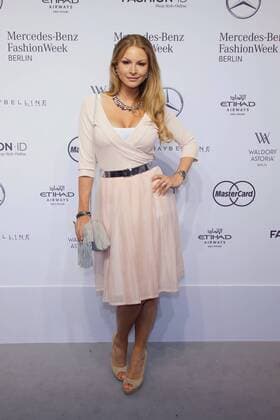 jana Julie Kilka - Ankunft zur Minx by Eva Lutz Fashion-Show im Rahmen der Mercedes-Benz Fashion Week Berlin Spring Summer 2017 im Erika-Hess-Eisstadion in Berlin am 29.06.2016. Mercedes-Benz Fashion Week Berlin Spring Summer 2017
