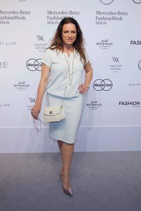 Christine Neubauer- Ankunft zur Minx by Eva Lutz Fashion-Show im Rahmen der Mercedes-Benz Fashion Week Berlin Spring Summer 2017 im Erika-Hess-Eisstadion in Berlin am 29.06.2016. Mercedes-Benz Fashion Week Berlin Spring Summer 2017