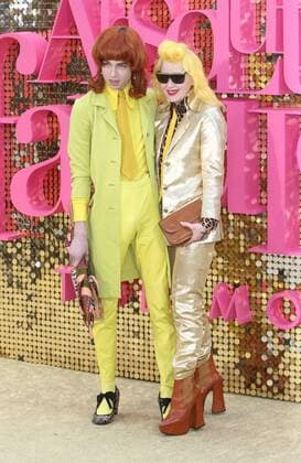 Pam Hogg und Josh Quinton bei der Absolutely Fabulous Filmpremiere in London Absolutely Fabulous: The Movie Premiere London.UK. Josh Quinton and Pam Hogg at the Absolutely Fabulous: The Movie, World Premiere at the Odeon Leicester Square. 29th June 2016. LMK73-60777-300616. 