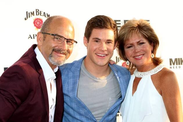 LOS ANGELES - JUN 29: Dennis DeVine, Adam Devine, Penny DeVine at the Mike And Dave Need Wedding Dates Premiere at the Cinerama Dome at ArcLight Hollywood on June 29, 2016 in Los Angeles, CA  KathyxHutchins