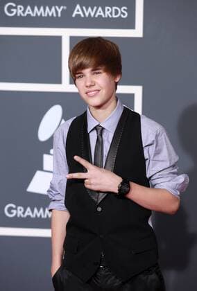 Jan 31, 2010 - Los Angeles, California, USA - JUSTIN BIEBER arrives for the Grammy Awards show. ( - ZUMAo05_