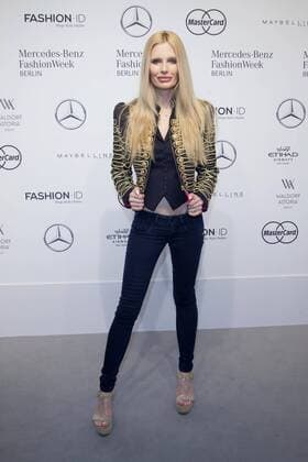 Mirja du Mont - Ankunft zur Dimitri Fashion-Show im Rahmen der Mercedes-Benz Fashion Week Berlin Spring Summer 2017 im Erika-Hess-Eisstadion in Berlin am 30.06.2016. Mercedes-Benz Fashion Week Berlin Spring Summer 2017