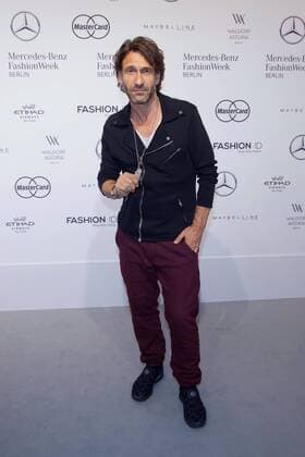 Falk-Willy Wild - Ankunft zur Lena Hoschek Fashion-Show im Rahmen der Mercedes-Benz Fashion Week Berlin Spring Summer 2017 im Erika-Hess-Eisstadion in Berlin am 30.06.2016. Mercedes-Benz Fashion Week Berlin Spring Summer 2017