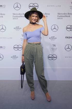 Esther Seibt - Ankunft zur Designer for Tomorrow by Fashion ID Fashion-Show im Rahmen der Mercedes-Benz Fashion Week Berlin Spring Summer 2017 im Erika-Hess-Eisstadion in Berlin am 30.06.2016. Mercedes-Benz Fashion Week Berlin Spring Summer 2017