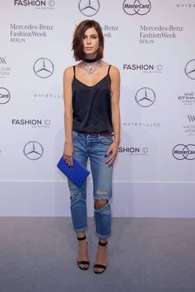 Lena Meyer-Landrut - Ankunft zur Designer for Tomorrow by Fashion ID Fashion-Show im Rahmen der Mercedes-Benz Fashion Week Berlin Spring Summer 2017 im Erika-Hess-Eisstadion in Berlin am 30.06.2016. Mercedes-Benz Fashion Week Berlin Spring Summer 2017
