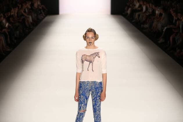 Germany: Jeans for Refugees by Johny Dar The Mercedes-Benz Fashion Week Berlin. Numerous labels are taking part in the German fashion week for the 2017 spring summer season. The photo shows Models with the collection of Jeans for Refugees by Dohny Dar on the catwalk in the Erika Hess Ice Stadium in Berlin-Weding. This year, the designer launched a global artistic collaboration called Jeans for Refugees , dedicated to the world s fugitives and involved over one hundred celebrities. The jeans-Unikate be exhibited in London in October 2016 the Saatchi Gallery and auctioned. The entire proceeds go to the International Rescue Committee, an organization that Escaped and war victims.  SimonexKuhlmey