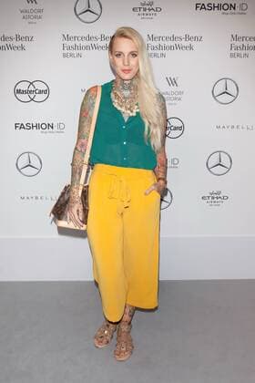 Lexy Hell - Ankunft zur Lana Mueller Fashion-Show im Rahmen der Mercedes-Benz Fashion Week Berlin Spring Summer 2017 im Erika-Hess-Eisstadion in Berlin am 01.07.2016. Mercedes-Benz Fashion Week Berlin Spring Summer 2017