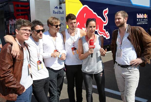 SPIELBERG,AUSTRIA,01.JUL.16 - MOTORSPORTS, FORMULA 1 - Grand Prix of Austria, Red Bull Ring, free practice. Image shows the band Wanda and Kathi Belowitsch (ORF).  CW2_0774