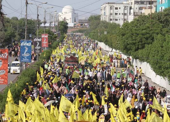 July 1, 2016 - Pakistan - KARACHI, PAKISTAN, JUL 01: Activists Imamia Students Organizations are marking Youm-.ul-Quds in support of Palestine as they are protesting against Israel and USA during rally, at M.A .Jinnah Road in Karachi on Friday, July 01, 2016. Pakistan  - ZUMAas3_