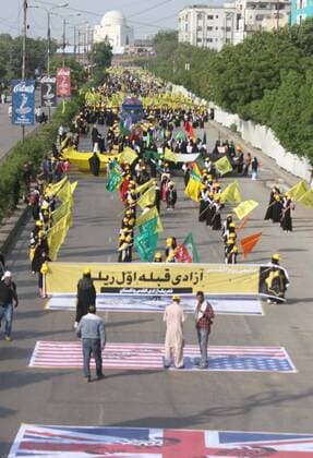July 1, 2016 - Pakistan - KARACHI, PAKISTAN, JUL 01: Activists Imamia Students Organizations are marking Youm-.ul-Quds in support of Palestine as they are protesting against Israel and USA during rally, at M.A .Jinnah Road in Karachi on Friday, July 01, 2016. Pakistan  - ZUMAas3_