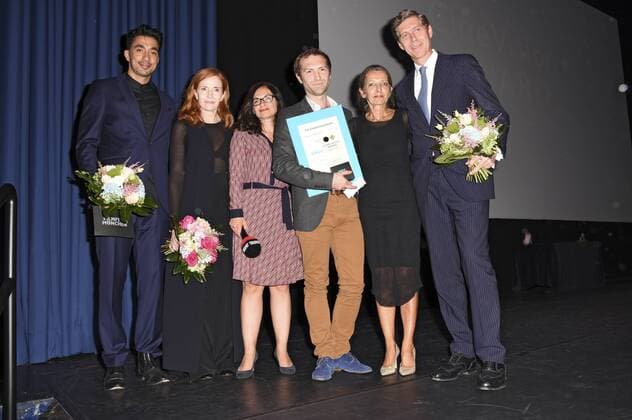 Amir Hanz, Sibylle Canonica, Gast, Marc-Benoit Creancier mit dem CineVision Award für Divines , Gertraude Müller-Ernstberger und Max Wagner Foto:xP.xSchönbergerx xFuturexImage