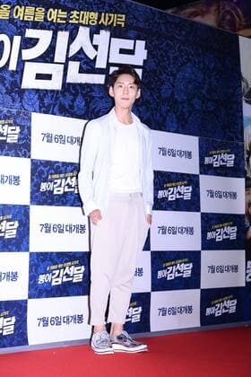 Seung-ho Yu,Jae-hyeon Jo,Jae-hyeon Jo,Mi-ran Ra and EXO member XIUMIN attend the vip premiere of Seondal: The Man who Sells the River in Seoul, Korea on 04th July, 2016.(China and Korea Rights Out)  2016070501606