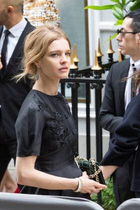 Natalia Vodianova - Ankunft zur Modenschau von Dior - Haute Couture Herbst Winter 2016 2017 in Paris - 04 07 2016 