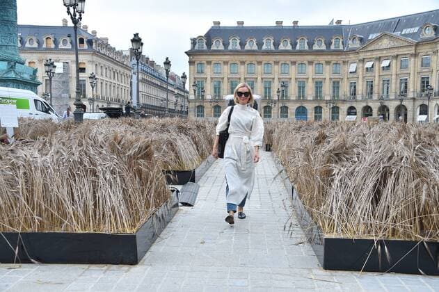 Paris Fashion Week - Prominente Gäste der Schiaparelli Show - Anna Borisnova arrive at the Schiaparelli show in Place Vendome during Paris Fashion Week Haute Couture FW 16 17 on July 4, 2016 in Paris, France. - 04 07 2016 LionelUrman Panoramic 