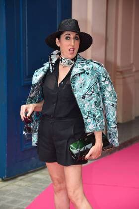 Paris Fashion Week - Prominente Gäste der Schiaparelli Show - Rossy de Palma at the Schiaparelli show in Place Vendome during Paris Fashion Week Haute Couture FW 16 17 on July 4, 2016 in Paris, France. - 04 07 2016 LionelUrman Panoramic 