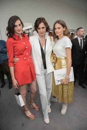 209246 Serge Arnal Starface 2016-07-05 Paris France Paris Fashion week. Defilé Haute Couture Automne Hiver 2016 Chanel. People. de la Fressange, Inès; d Urso, Nine; d Urso, Violette  Copyright: xSergexArnalx xStarfacex STAR_209246_028