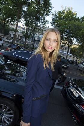 Sasha Luss PEOPLE: Modenschau Alexandre Vauthier - Fashion week - Paris - 05 07 2016 StephenCailletx 