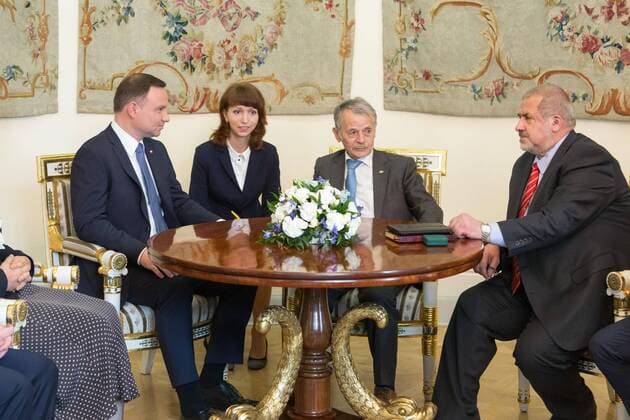 Präsident Duda empfängt politischen Führer der Krimtataren Mustafa Dschemiljew July 6, 2016 - Warsaw, Poland - President of Poland, Andrzej Duda (L) and Leader of the World Congress of Crimean Tatars, Mustafa Dzhemilev (R) at Belweder Palace in Warsaw, Poland on 6 July 2016 Warsaw Poland  - ZUMAn230