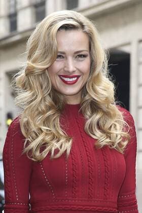 Paris Haute Couture Week - Promis vor Elie Saab Modenschau Petra Nemcova PEOPLE : Modenschau Elie Saab - Haute Couture Herbst Winter - 06 07 2016 GwendolineLeGoffx 