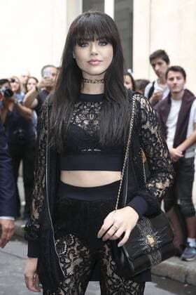Paris Haute Couture Week - Promis vor Elie Saab Modenschau Kristina Bazan PEOPLE : Modenschau Elie Saab - Haute Couture Herbst Winter - 06 07 2016 GwendolineLeGoffx 