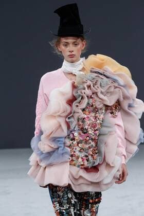 Paris Haute Couture Week - Viktor and Rolf Modenschau 209307 Marineau Starface 2016-07-06 Paris France Paris Fashion week. Defilé Haute Couture Automne Hiver 2016 Viktor & Rolf. Viktor & Rolf, Couture autumn-winter 2016 Paris, France Editorial Use Only  Copyright: xMarineaux STAR_209307_007