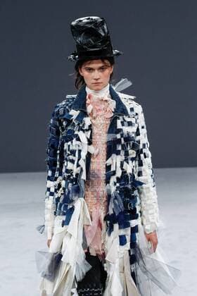 Paris Haute Couture Week - Viktor and Rolf Modenschau 209307 Marineau Starface 2016-07-06 Paris France Paris Fashion week. Defilé Haute Couture Automne Hiver 2016 Viktor & Rolf. Viktor & Rolf, Couture autumn-winter 2016 Paris, France Editorial Use Only  Copyright: xMarineaux STAR_209307_027