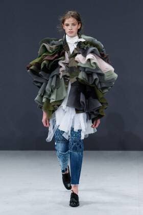 Paris Haute Couture Week - Viktor and Rolf Modenschau 209307 Marineau Starface 2016-07-06 Paris France Paris Fashion week. Defilé Haute Couture Automne Hiver 2016 Viktor & Rolf. Viktor & Rolf, Couture autumn-winter 2016 Paris, France Editorial Use Only  Copyright: xMarineaux STAR_209307_044