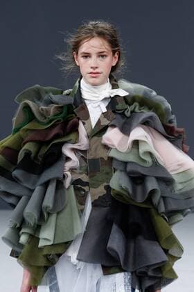 Paris Haute Couture Week - Viktor and Rolf Modenschau 209307 Marineau Starface 2016-07-06 Paris France Paris Fashion week. Defilé Haute Couture Automne Hiver 2016 Viktor & Rolf. Viktor & Rolf, Couture autumn-winter 2016 Paris, France Editorial Use Only  Copyright: xMarineaux STAR_209307_045