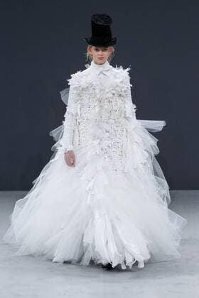 Paris Haute Couture Week - Viktor and Rolf Modenschau 209307 Marineau Starface 2016-07-06 Paris France Paris Fashion week. Defilé Haute Couture Automne Hiver 2016 Viktor & Rolf. Viktor & Rolf, Couture autumn-winter 2016 Paris, France Editorial Use Only  Copyright: xMarineaux STAR_209307_067