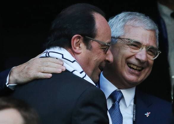 Francois Hollande auf der TribÃ¼ne bei FuÃŸballlÃ¤nderspiel Deutschland - Frankreich MARSEILLE, FRANCE - JULY 7, 2016: France s President Francois Hollande (L) and Claude Bartolone, President of the French National Assembly, attend the 2016 UEFA European Football Championship semifinal match between Germany and France at Stade Velodrome. Alexander Demianchuk TASS  24591695sp