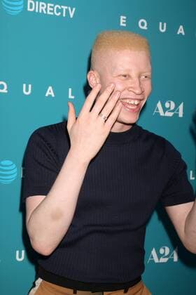 LOS ANGELES - JUL 7: Shaun Ross at the Equals LA Premiere at the ArcLight Hollywood on July 7, 2016 in Los Angeles, CA  KathyxHutchins