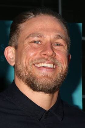 LOS ANGELES - JUL 7: Charlie Hunnam at the Equals LA Premiere at the ArcLight Hollywood on July 7, 2016 in Los Angeles, CA  KathyxHutchins