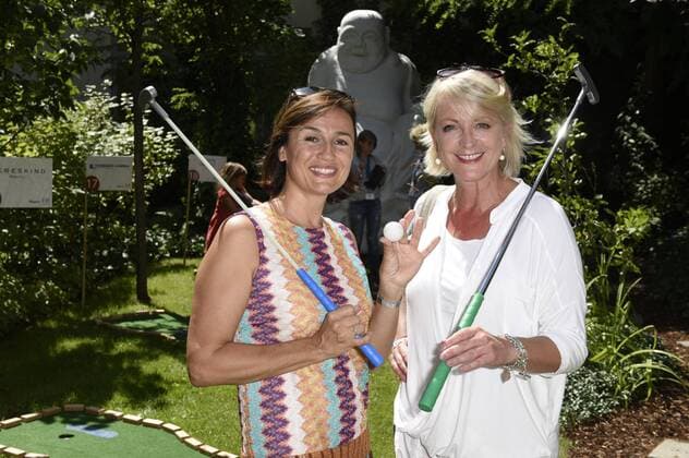 Sandra Maischberger und Ulla Kock am Brink beim 2. i31 Berlin Minigolf-Cup 2016 im Boutique Hotel i31. Berlin, 10.07.2016 Foto:xFredericx xFuturexImage