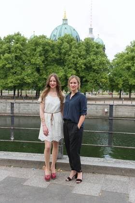 Sandra von Ruffin und Annina Hellenthal - Premiere Der Traum von Olympia - Die Nazi-Spiele von 1936 im Zeughaus in Berlin am 11.07.2016. Premiere Der Traum von Olympia - Die Nazi-Spiele von 1936