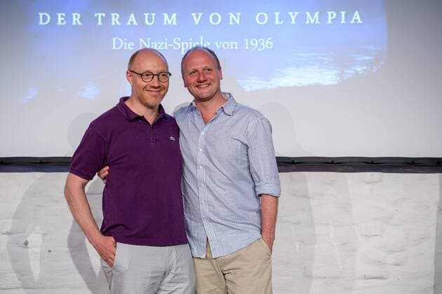 Koeln Hauptdarsteller Simon Schwarz und Christian Hockenbrink (rechts) bei der Erstauffuehrung von Der Traum von Olympia ? Die Nazi-Spiele von 1936 am 12.07.2016, Copyright: Schueler Eibner-Pressefoto EP_JSE