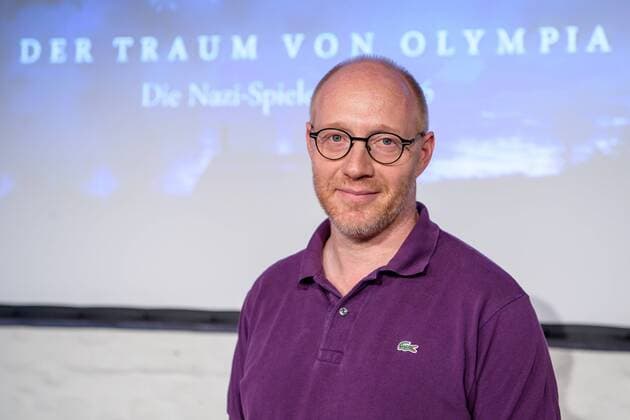 Koeln Hauptdarsteller Simon Schwarz bei der Erstauffuehrung von Der Traum von Olympia ? Die Nazi-Spiele von 1936 am 12.07.2016, Copyright: Schueler Eibner-Pressefoto EP_JSE