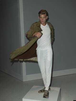 New York Fashion Week - CP Company Modenschau USA: CP Company NYFWM SS2017 Model shows off dress by CP Company during New York Fashion week mens Spring Summer 2017 at Skylight Clarkson.  LevxRadin