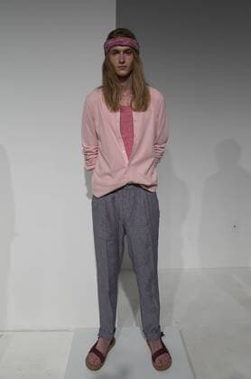 New York Fashion Week - Zachary Prell Modenschau New York Fashion week mens Spring Summer 2017 Model shows off dress by Zachary Prell during New York Fashion week mens Spring Summer 2017 at Skylight Clarkson  LevxRadin