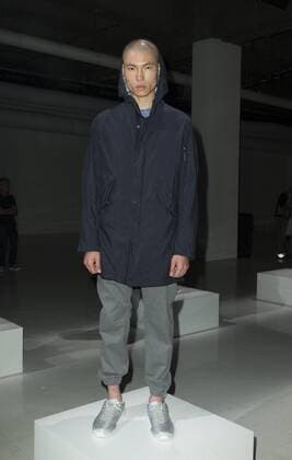 New York Fashion Week - CP Company Modenschau USA: CP Company NYFWM SS2017 Model shows off dress by CP Company during New York Fashion week mens Spring Summer 2017 at Skylight Clarkson.  LevxRadin