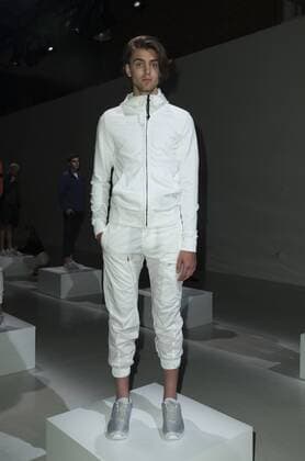 New York Fashion Week - CP Company Modenschau USA: CP Company NYFWM SS2017 Model shows off dress by CP Company during New York Fashion week mens Spring Summer 2017 at Skylight Clarkson.  LevxRadin